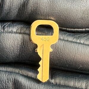 #450 Authentic LV key